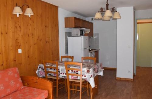 Pralognan-la-Vanoise Apartment | Appartement cosy avec piscine, proche centre et téléphérique - 4 pers. - FR-1-464-165