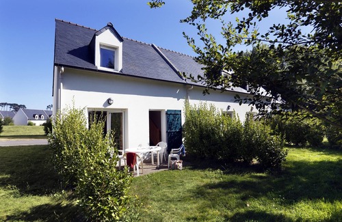Saint-Pol-de-Leon Condo | Appartement Cosy, Entrée Privée + Accès Piscine