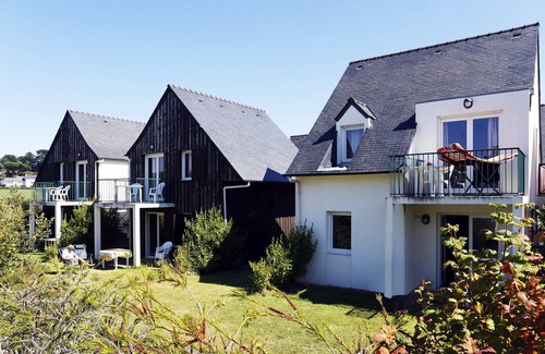 Saint-Pol-de-Leon Condo | Appartement Cosy, Entrée Privée + Accès Piscine