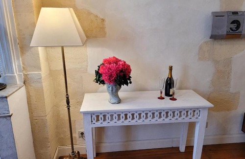 Bordeaux City Centre Apartment | Appartement central typiquement bordelais