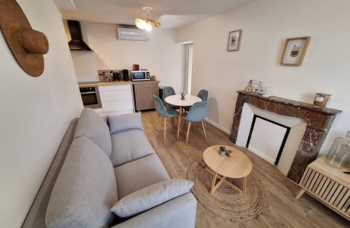 Malaucene Apartment | Appartement Centre-ville Avec Cour Privative. Au Pied du Ventoux !