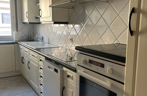 Auray Apartment | Appartement Centre Ville D'auray Avec Grande Terrasse et Jardin Privatif