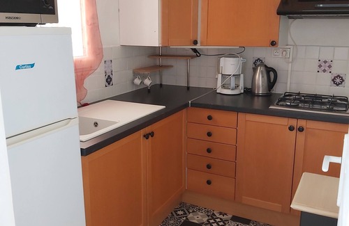 Sainte-Tulle Apartment | Appartement Chaleureux Calme Jardin Piscine