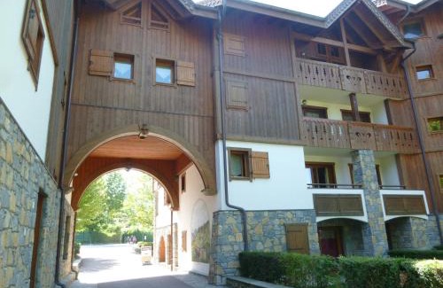 Samoens Apartment | Appartement charmant et central à Samoëns, proche commerces et ski-bus - FR-1-624-54