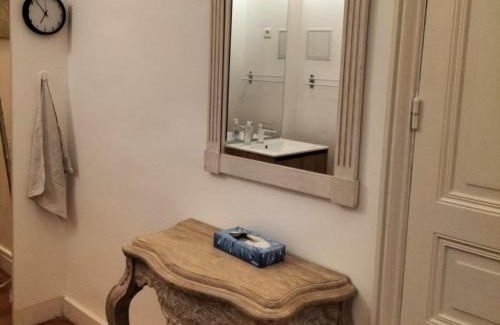 Collobrieres Apartment | Appartement chic Haussmanien