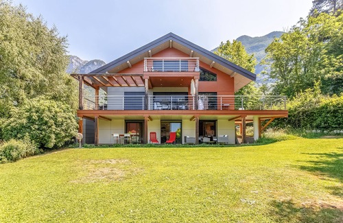 Veyrier-du-Lac Apartment | Appartement Classé 4 Étoiles Meublé de Tourisme à 2 pas de la Plage de Veyrier