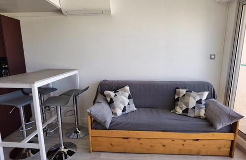 Marseillan Plage Apartment | Appartement Climatisé 2 Pièces avec Terrasse et Parking - Classé 2 Étoiles - FR-1-326-690