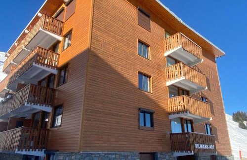 Plagne Centre Apartment | Appartement confortable 2 pièces avec vue Mont-Blanc, parking, à 50m des pistes - FR-1-455-109