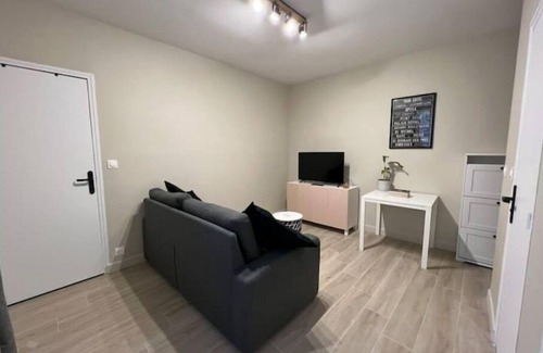 Aubervilliers Apartment | Appartement Contemporain et Paisible