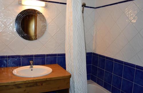 Bozel Apartment | Appartement cosy à Bozel - Balcon sud, garage, proche Courchevel et lac - FR-1-464-13