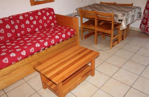 Termignon Apartment | Appartement cosy 4 pers - Pied des pistes, balcon et wifi gratuit - FR-1-508-193