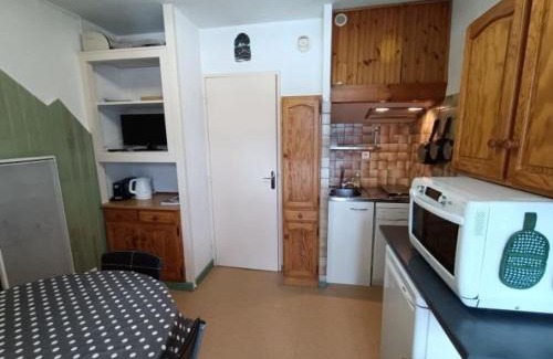 Arette Apartment | Appartement cosy 6 pers, proche pistes, balcon, casier à skis, parking gratuit - FR-1-602-25