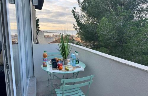 La Couronne Apartment | Appartement cosy a Martigues avec vue sur la mer 40 m²