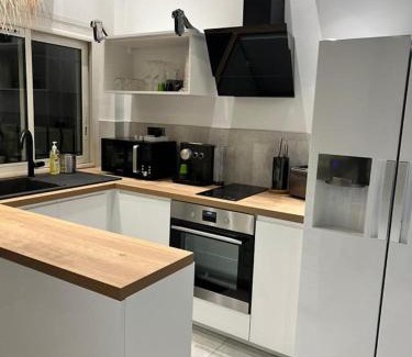 La Couronne Apartment | Appartement cosy a Martigues avec vue sur la mer 40 m²