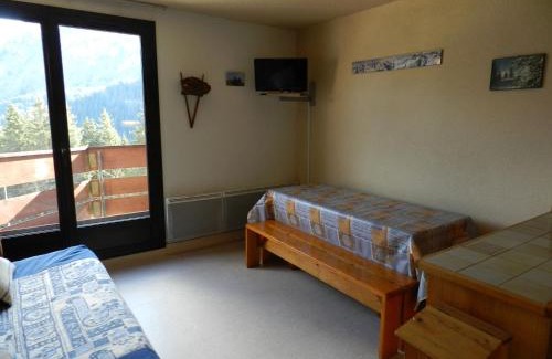 Le Pleynet Apartment | Appartement cosy au pied des pistes avec balcon, ascenseur, casier à skis et parking gratuit - FR-1-557A-36
