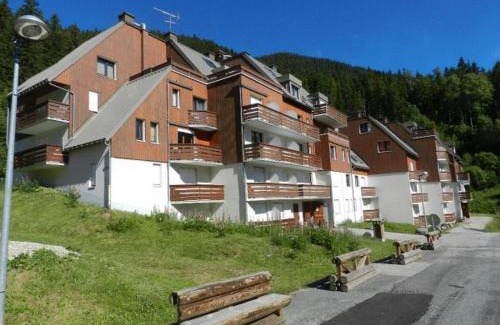 Le Pleynet Apartment | Appartement cosy au pied des pistes avec balcon, ascenseur, casier à skis et parking gratuit - FR-1-557A-36