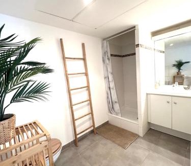 La Ciotat Apartment | Appartement Cosy avec jardin Suite Enigma
