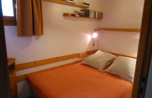 Areches Apartment | Appartement cosy pour 4-5 personnes, centre village, proche pistes, ascenseur, bien équipé - FR-1-342-163