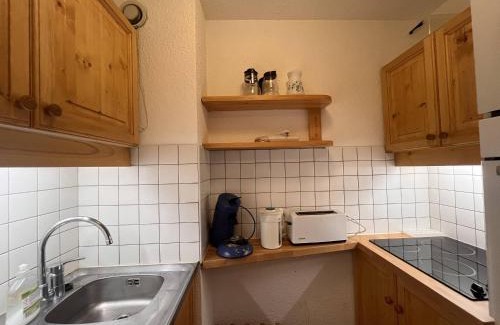 Meribel-Mottaret Apartment | Appartement cosy, proche commerces et pistes, ideal skieurs, 1 ch, non-fumeur - FR-1-355-247
