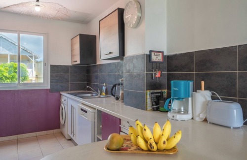 L'Autre-Bord Apartment | Appartement Côté Plage with nice views of Moule Bay walking distance to beach