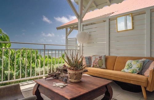 L'Autre-Bord Apartment | Appartement Côté Plage with nice views of Moule Bay walking distance to beach