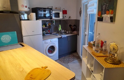Meze Apartment | Appartement de 30m2 en Plein Cœur de Meze, Surplombant son Joli Marché
