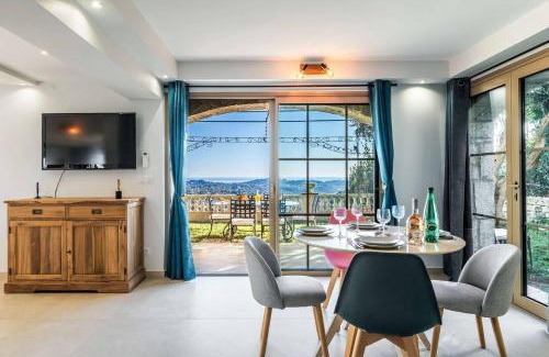 La Colle-sur-Loup Apartment | Appartement de Charme avec jacuzzi et sauna – Une Expérience Authentique et Intemporelle