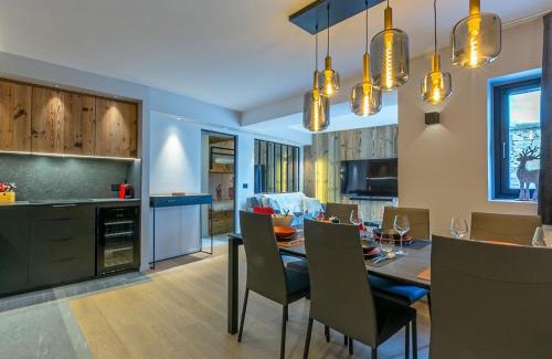 Val-d'Isere Apartment | Appartement de standing avec Wi-Fi, garage, terrasse et accès direct aux pistes à Val-d'Isère - FR-1-694-348
