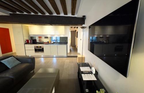 Saint-Merri Apartment | Appartement design au cœur du Marais