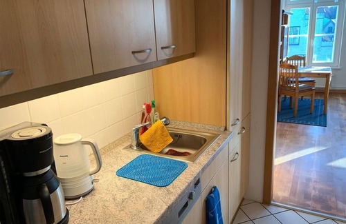 Lubeck City Centre Apartment | Appartement Domblick - apartment/apartment, shower, WC, living room/bedroom