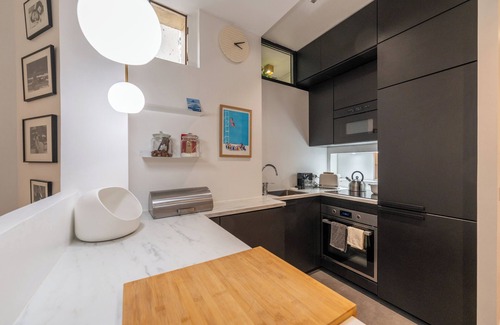 18th Arrondissement Apartment | Appartement Duhesme - Welkeys