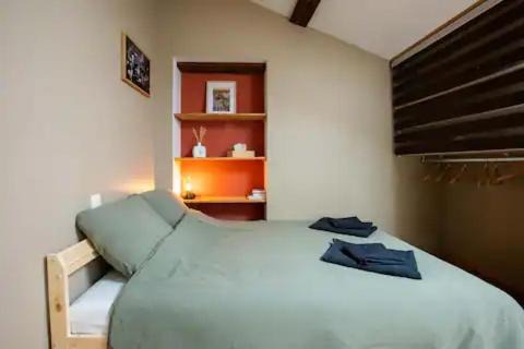 Chaponost Apartment | Appartement duplex chaleureux au calme