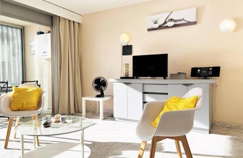 Cavaliere Beach Apartment | Appartement en bord de mer 2 pièces - 5 couchages - Le Lavandou - FR-1-251-430