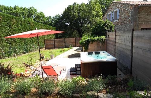 Roussillon Apartment | Appartement en campagne au coeur du luberon