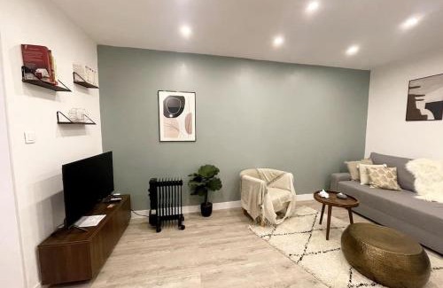Meze Apartment | Appartement en plein centre à 100m du port