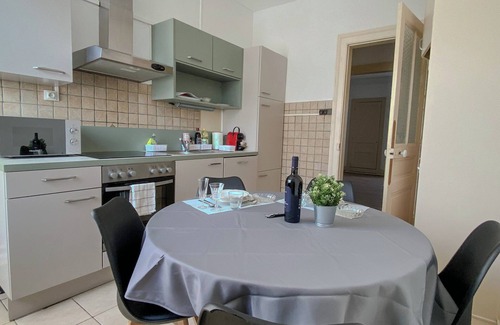 Belfort Apartment | Appartement entier 92 m2, 3 chambres et 1 salon, proche centre ville, parking
