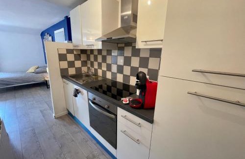 Moissac Apartment | Appartement entier Moissac centre 30 m2 calme avec cour intérieure pour vélos à 50m du marché de Moissac
