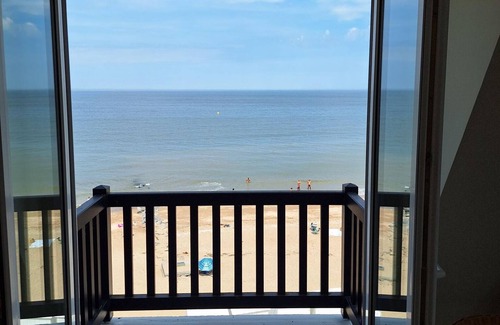 Blonville-sur-Mer Apartment | Appartement Front de mer 3 Chambres
