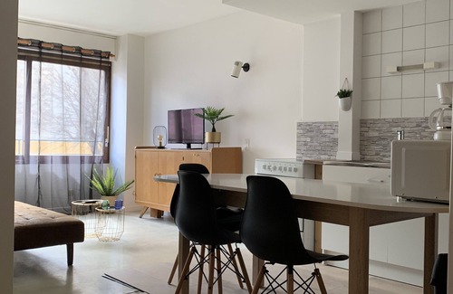 Ruoms Apartment | Appartement F5 Avec Piscine 10 min à Pied de la Rivière et 5 min du Centre