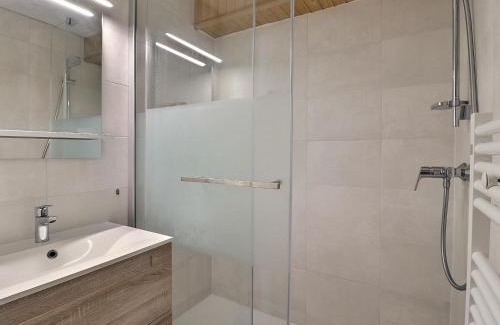 Meribel-Mottaret Apartment | Appartement familial lumineux avec balcon et animaux acceptés - FR-1-182-67