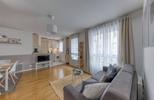 Asnieres-sur-Seine Apartment | Appartement 4 Personnes - Parking - Métro + Gare - Ascenseur