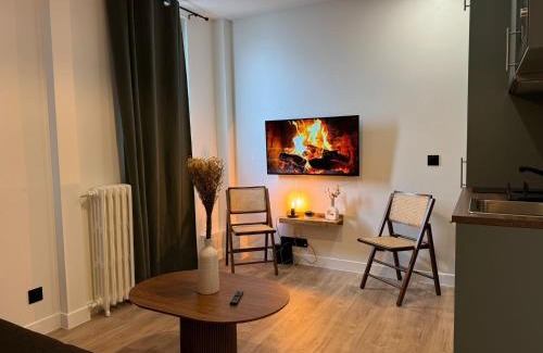 Republique–Point-du-Jour Apartment | Appartement Bien Équipé dans un Quartier Prisé