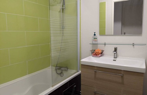 Bussy-Saint-Georges Apartment | Appartement F3 à 13 Minutes de Disneyland