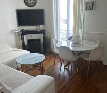Montreuil Apartment | Appartement