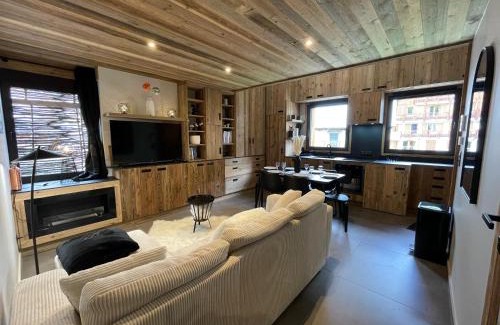 Saint-Sorlin-d'Arves Apartment | Appartement duplex neuf en hyper centre station - 6 personnes