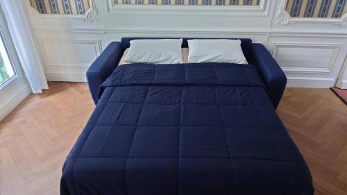 Beziers City Centre Apartment | Appartement Haussmannien face aux halles