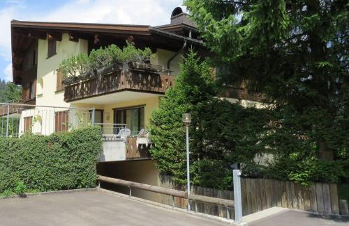 Klosters-Serneus Apartment | Appartement in Hus Signal met prachtig uitzicht op de bergen