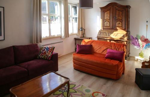 Petite-France Apartment | Appartement Le bain aux plantes