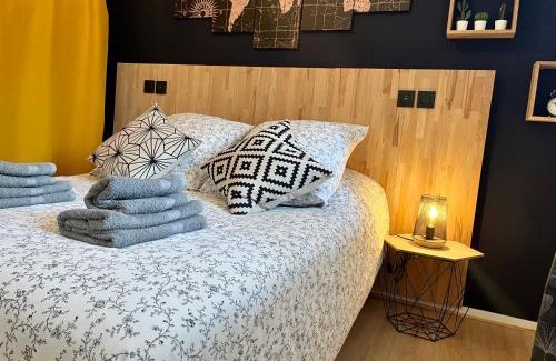 Equemauville Apartment | Appartement Le Freya avec terrasse à 5 min Honfleur - Piscine - Parking - Wifi