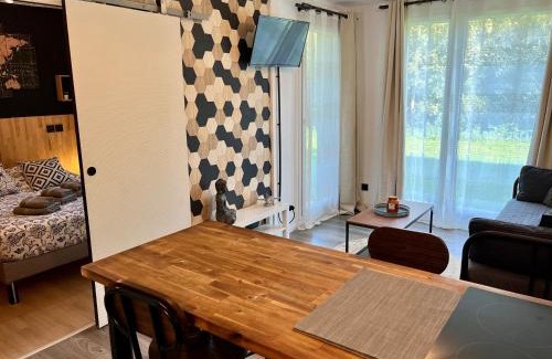 Equemauville Apartment | Appartement Le Freya avec terrasse à 5 min Honfleur - Piscine - Parking - Wifi